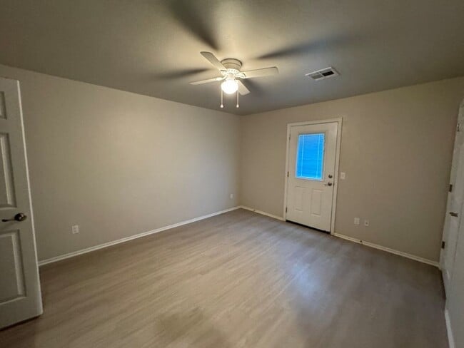 Photo - 55 plus Living in Newcastle! Concierge maintenance, lawncare and all appliances provided!