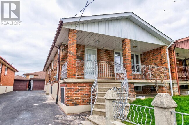 Photo - 16 Hasbrooke Dr