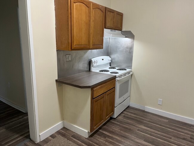 Building Photo - 12 Griswold St Unit 2