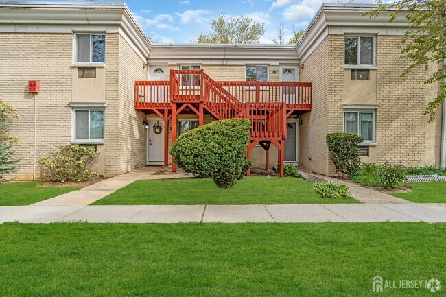Building Photo - 1 Lake Ave Unit 8B Rental