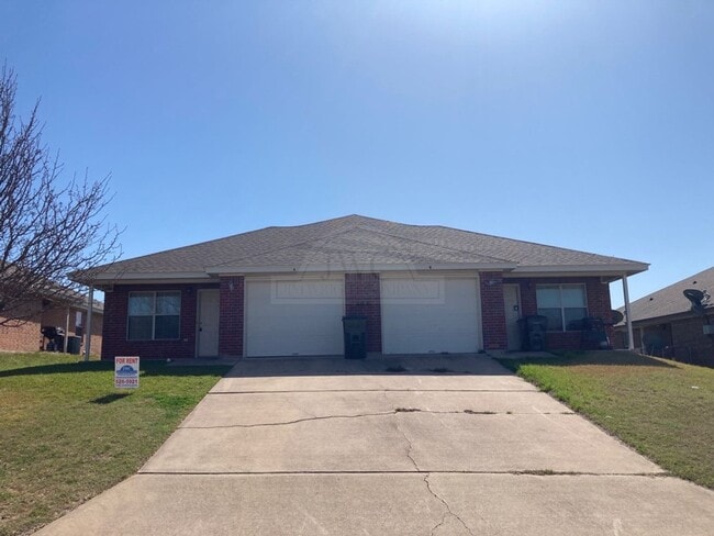 Building Photo - 308 Cedar Ridge Dr