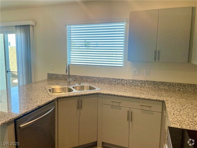 Building Photo - 5690 Sunset Amber Ave Rental