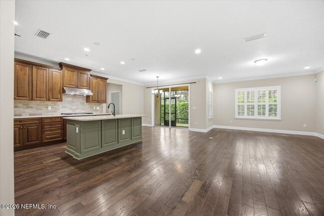 Photo - 80 Oyster Bay Way
