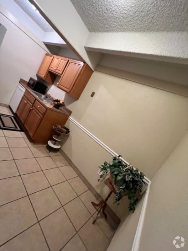Building Photo - 800 W Belleview Ave Rental