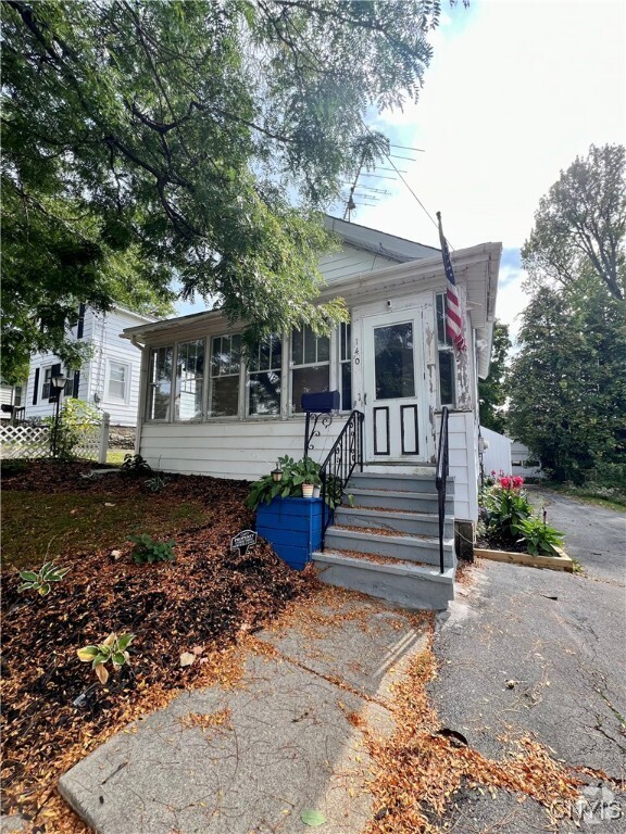 Building Photo - 140 E Oneida St Rental