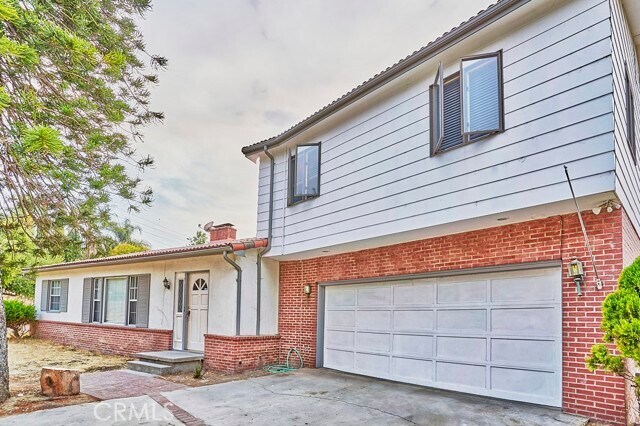 Photo - 2751 Batson Ave