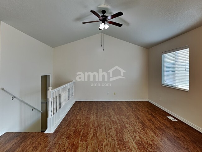 Photo - 243 W Peppermint Cir