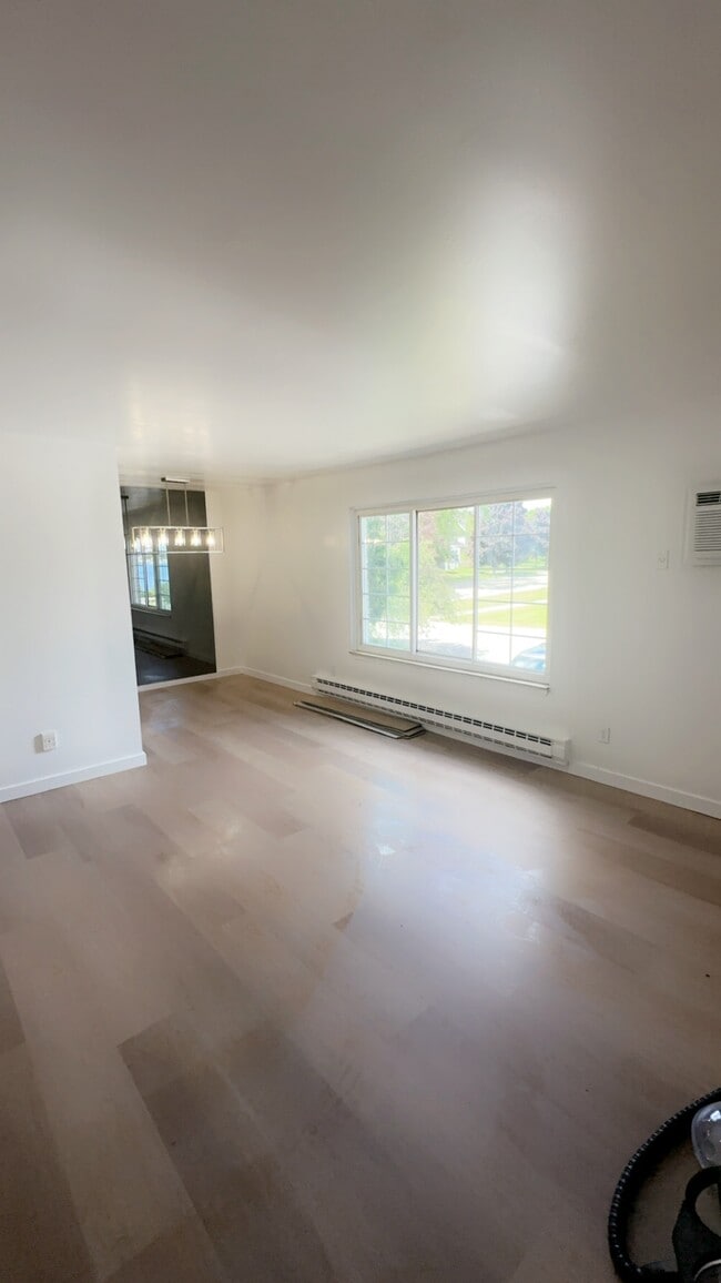 Photo - 2008 Military St Unit 16