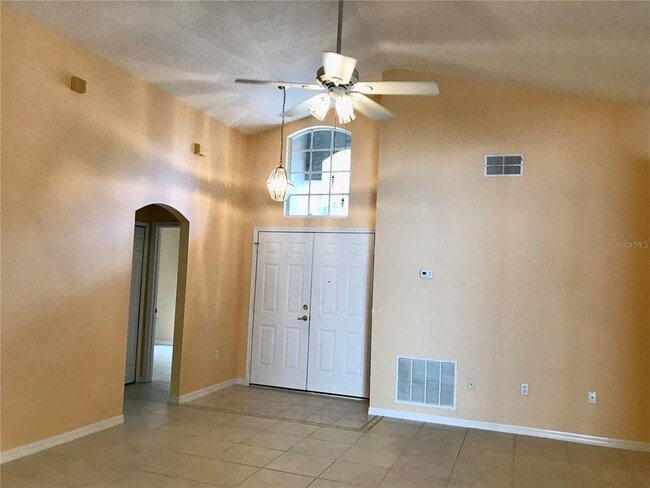 Photo - 124 Easton Cir