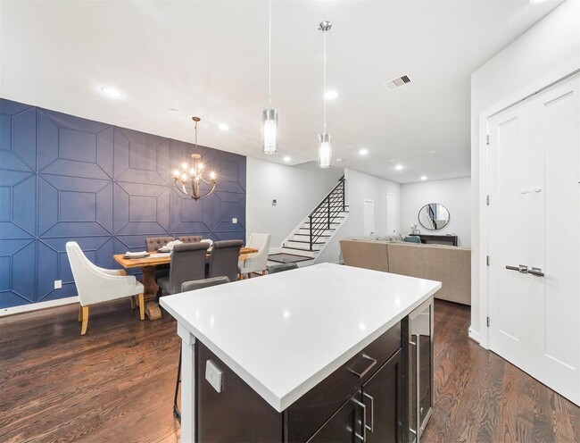 Photo - 1309 Laird St