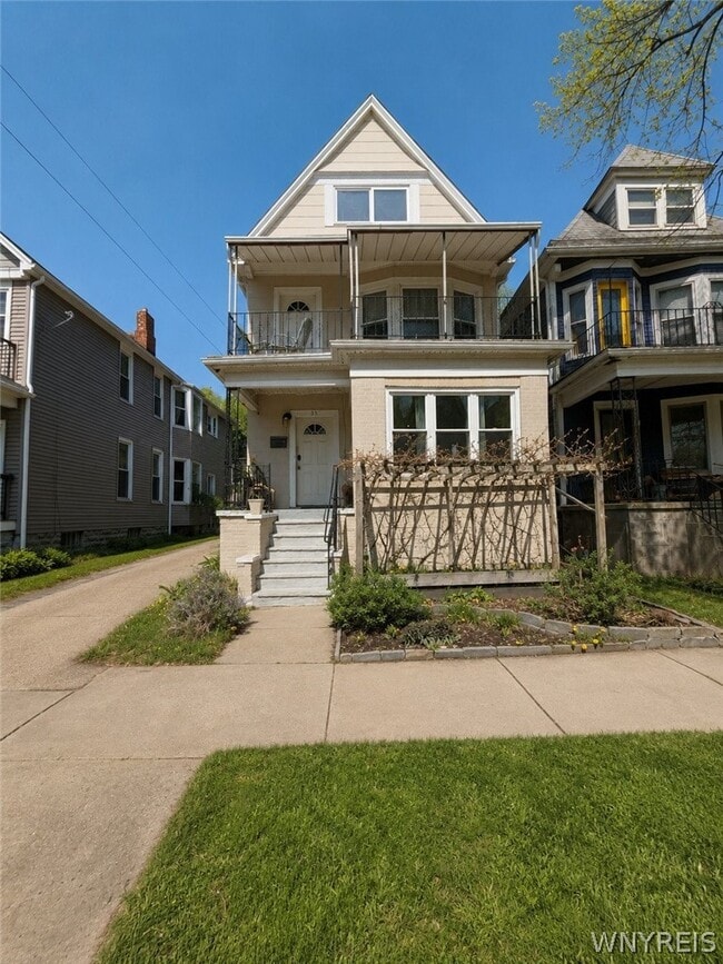 Building Photo - 83 Baynes St