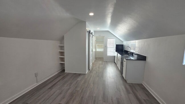Photo - Norman Studio Apartment