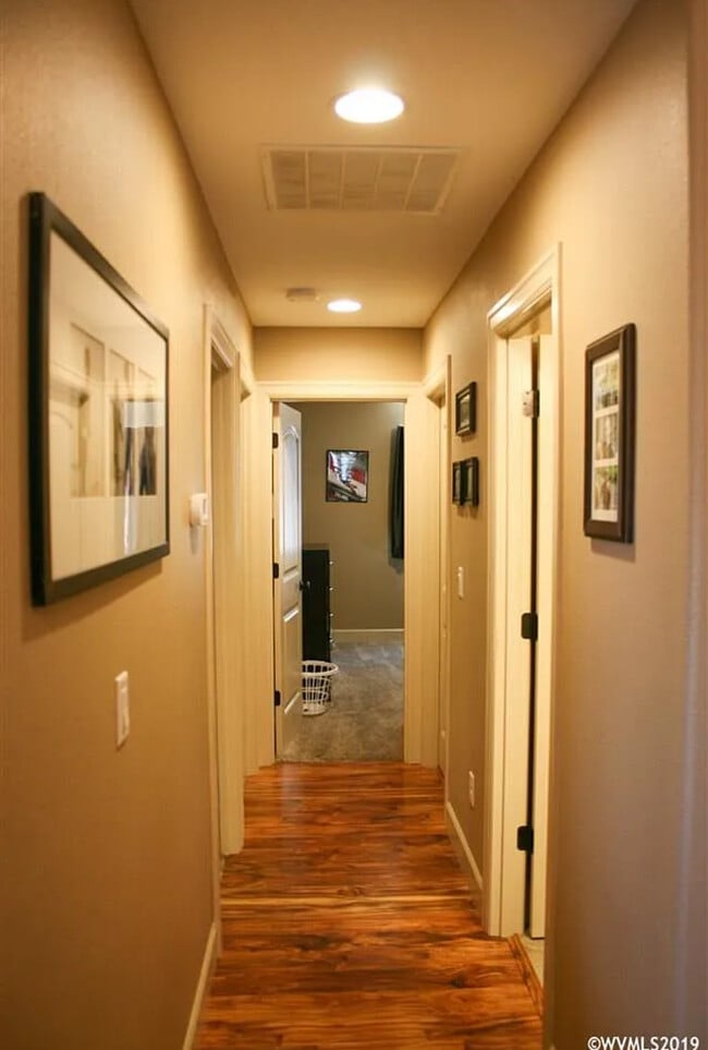 Photo - 5652 Kessler Dr SE