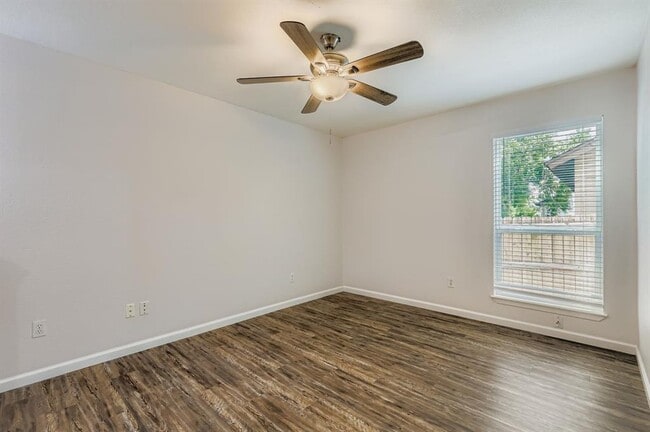 Photo - 511 Greenlawn Blvd