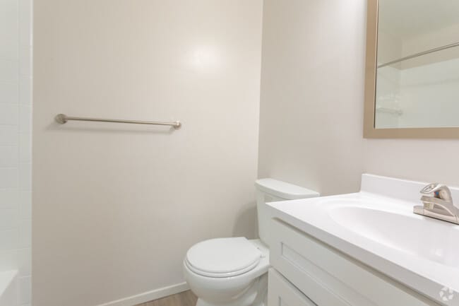 2 Bedroom, 1 Bath