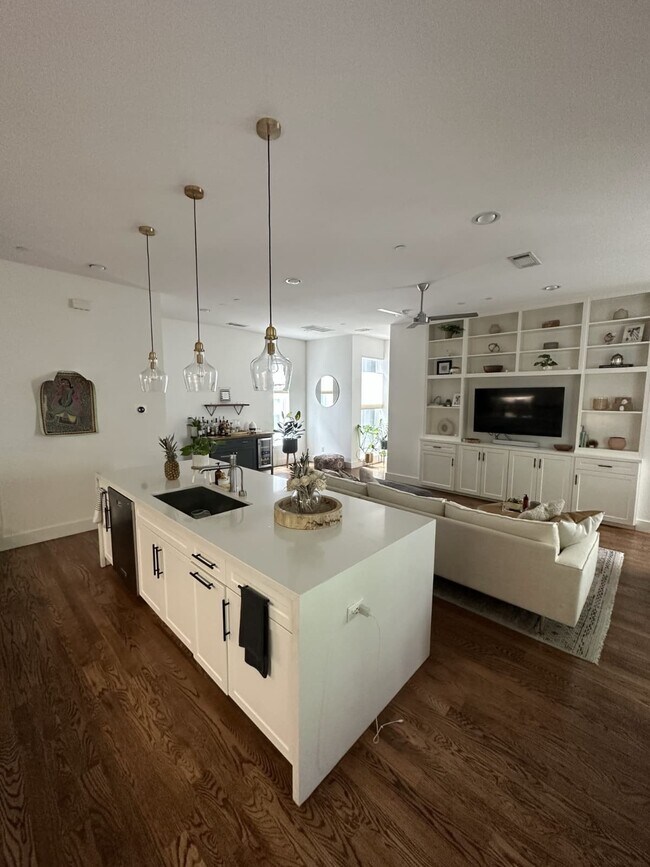 Photo - 5705 Bryan Pkwy