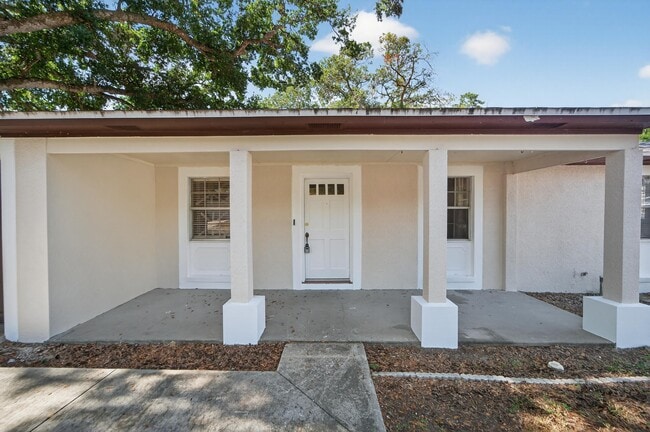 Photo - 1712 Village Ct
