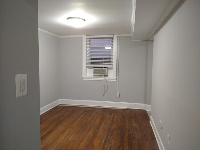 515 Seward Sq SE Unit 8