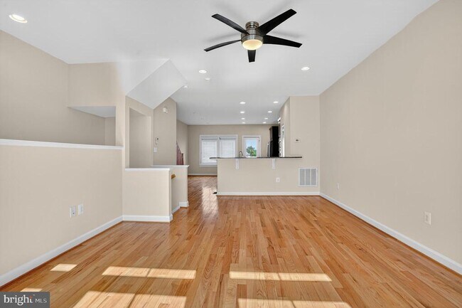 Photo - 44692 Collingdale Terrace