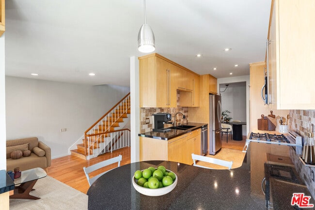 Photo - 17087 Palisades Cir