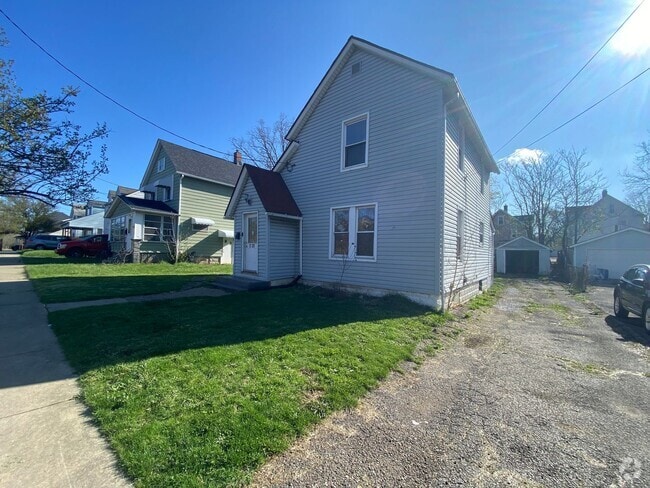 Building Photo - 2325 20th St SW Rental