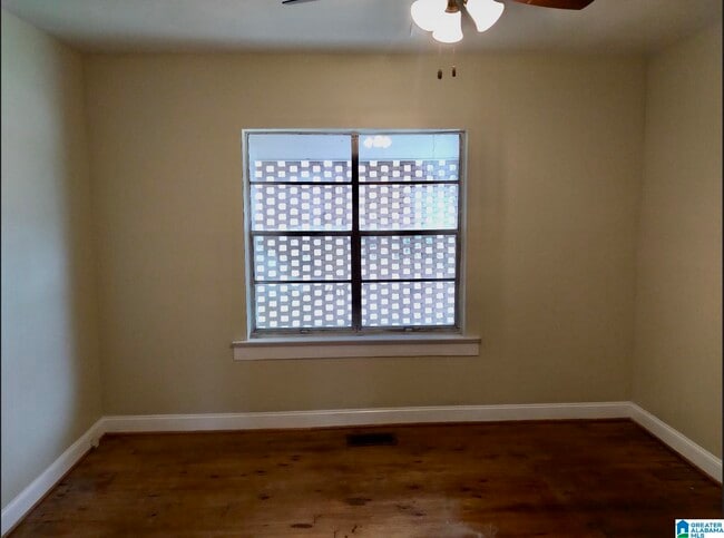 Photo - 1910 16th St N