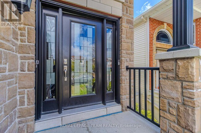 Photo - 1566 Lisbon St