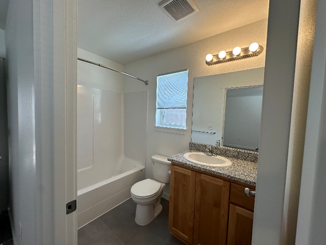 Photo - 681 NE Autumn Ridge Dr