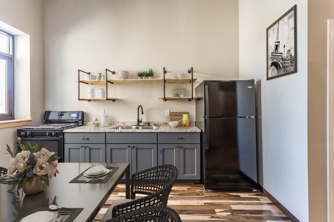 6 S Broadway Unit 1