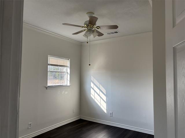 Photo - 610 SE Front St