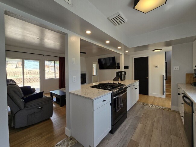 Photo - Modern and Bright 45th St Duplex