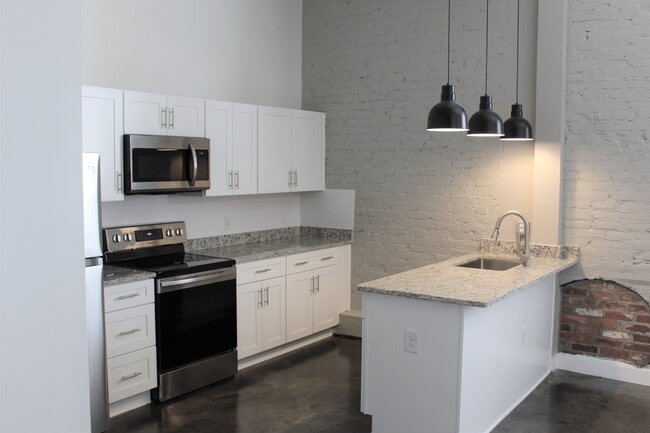 Building Photo - 410 Wellons St Unit 204