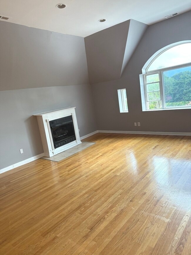 Photo - 3740 S Michigan Ave Unit 3