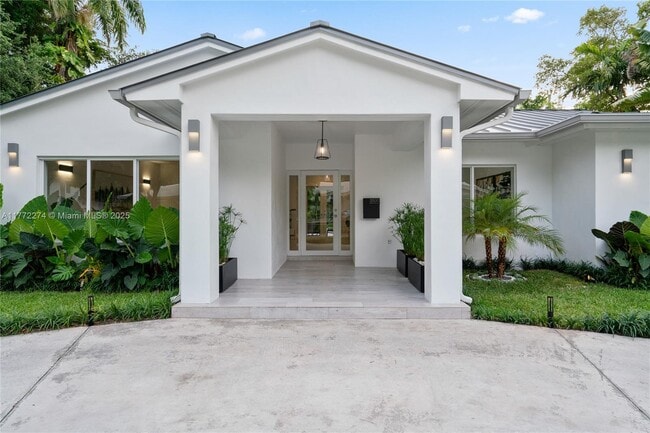 Photo - 3500 E Glencoe St