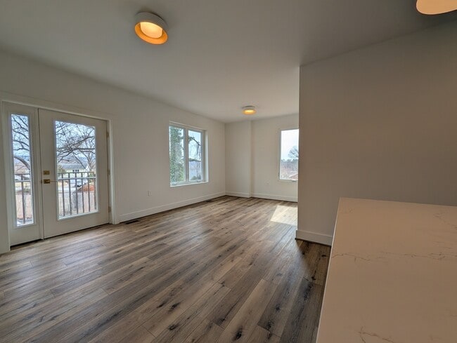 Photo - 5900 Fort Ave