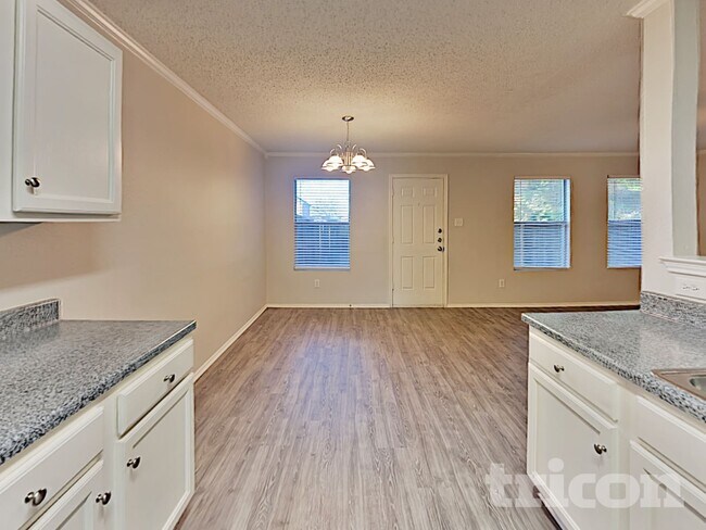 Photo - 647 Blue Chalk Dr