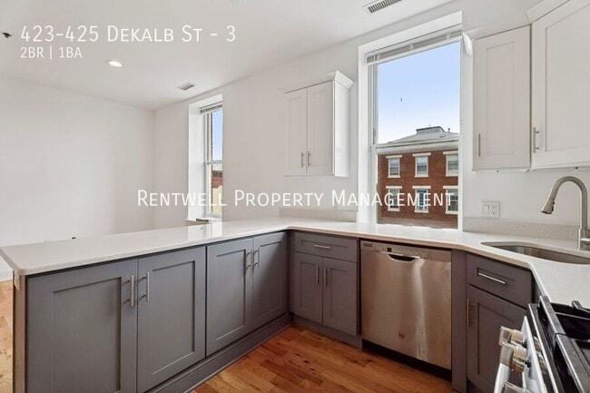 Photo - 423-425 Dekalb St-3 Unit 3