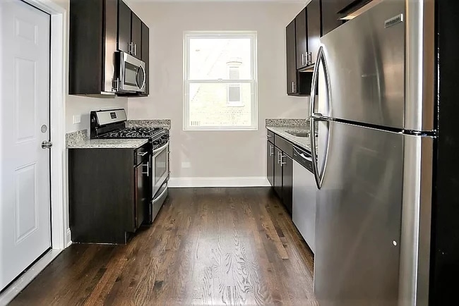 Photo - 1437 W Carmen Ave