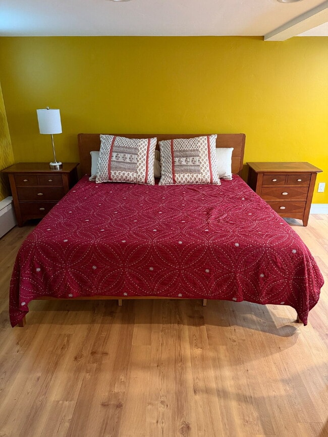 Building Photo - Furnished 1BR/1BA Basement Unit 2