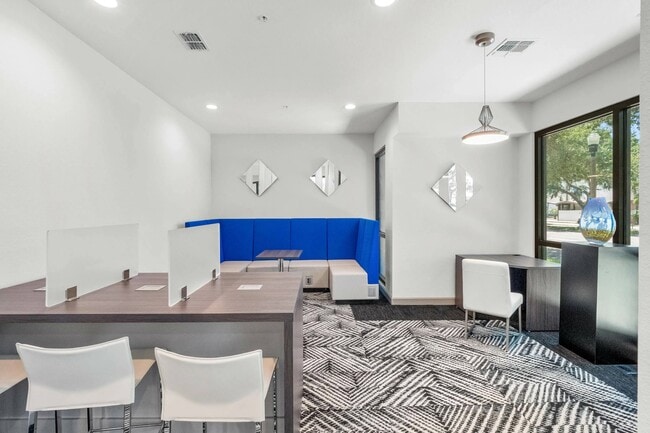 Gallery 3100