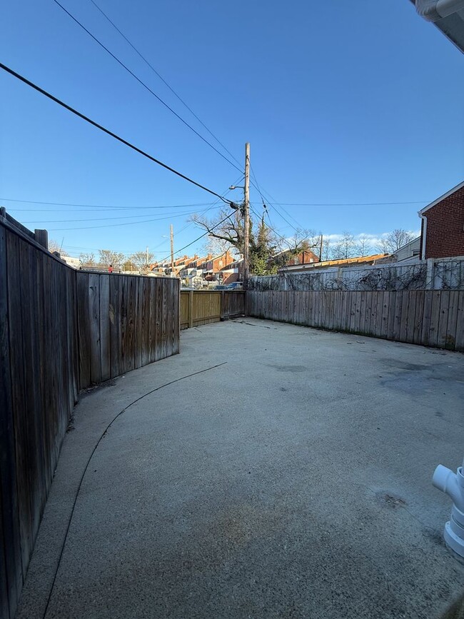 Photo - 312 Burbank St SE