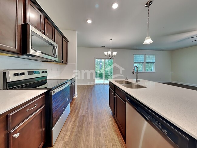 Photo - 223 S Live Oak Dr