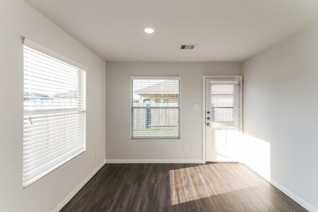 Photo - 2622 Montecito Ln