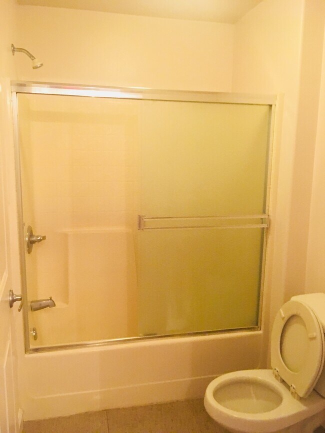 Photo - Spacious Apartment!!!