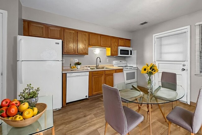 Photo - West Glen Apartments