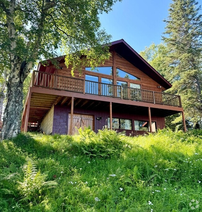 Building Photo - LAKEFRONT LIVING! Rental