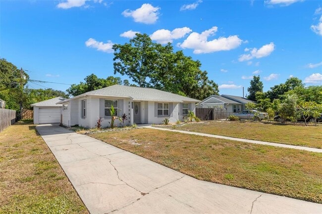 Photo - 3505 Prescott St N