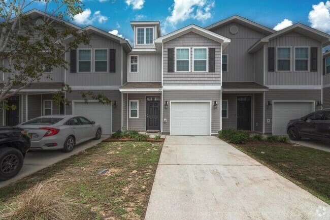 Building Photo - 173 Iron Horse Dr W Rental