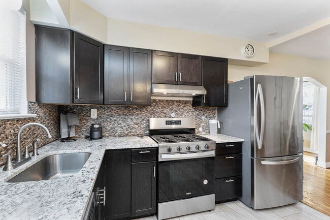Photo - 123 Walnut St NW