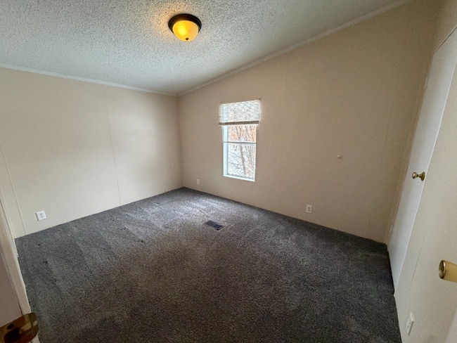 Photo - 137 Hunters Rill